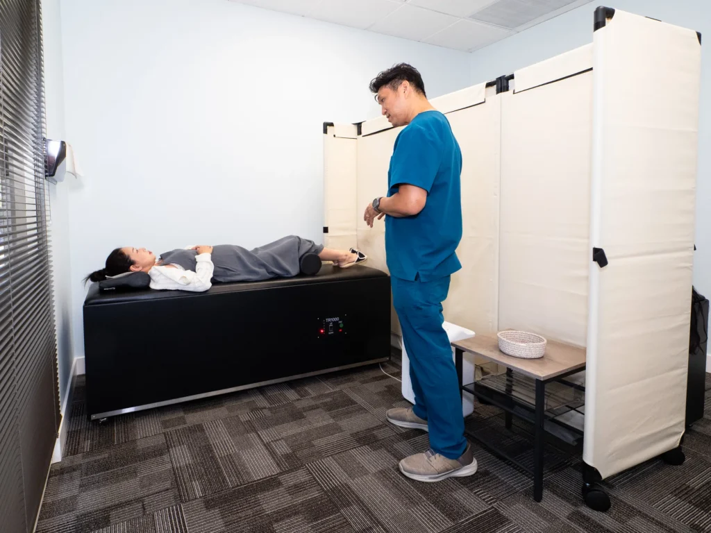 1785851972139-chiropractic-consultation-patient-treatment-spinal-care-sunnyvale-ca-001